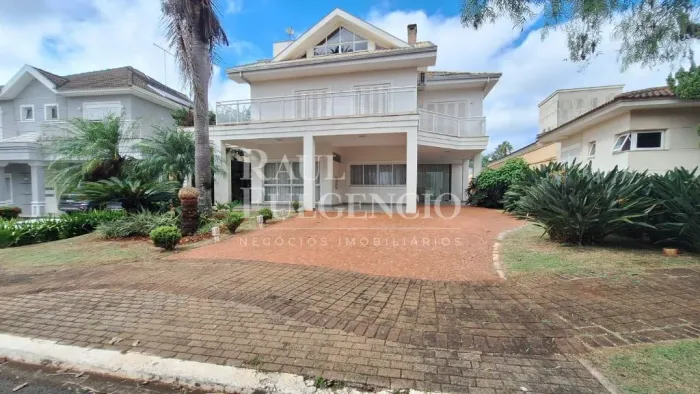 Casa no Royal Tênnis com 4 quartos sendo duas suítes | completa em armários | toda climati