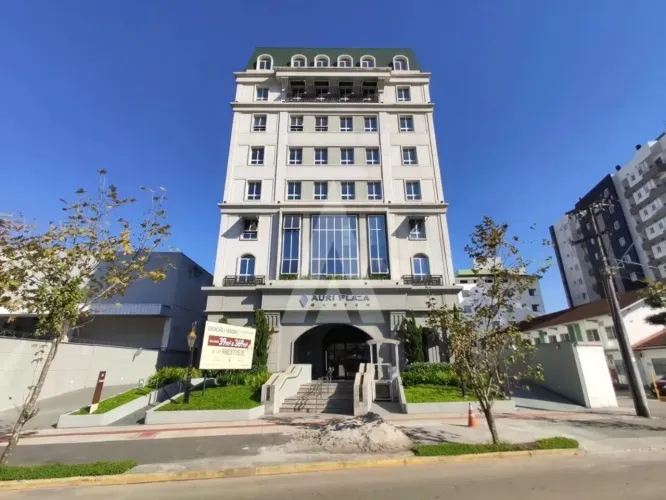 Sala comercial com 1 lavabo e copa com armários no bairro Bom retiro.