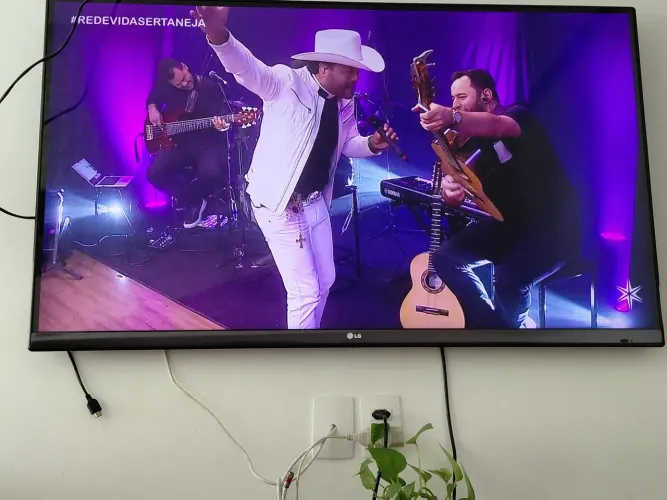Vendo TV 50" R$450 não smart