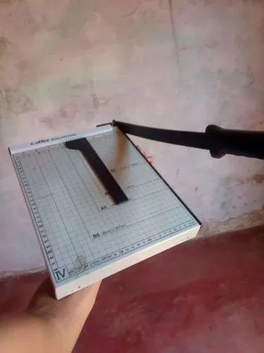 Guilhotina manual A4