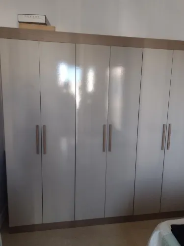 Guarda roupa de casal 6 portas