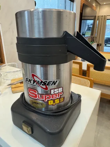 Espremedor de laranja industrial