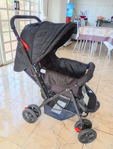 CARRINHO DE BEBÊ USADO - PERFEITO ESTADO