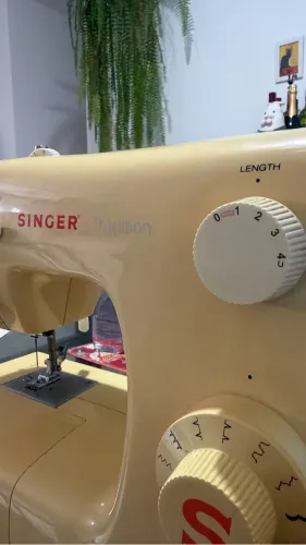 Máquina de costura Singer