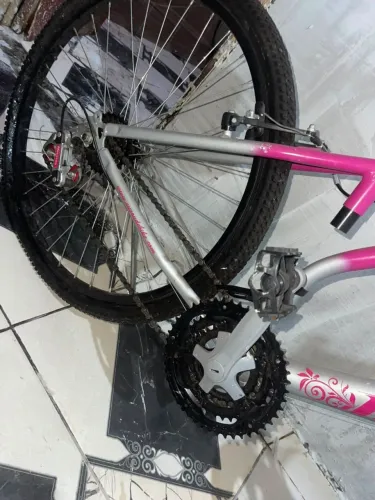 Bicicleta semi nova usada só 3 vezes