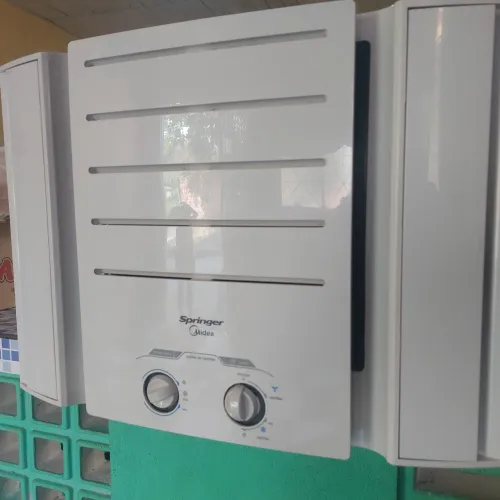 Ar condicionado Springer Midea 10.000 semi novo gela muito?