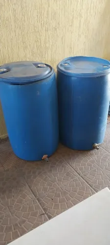 Tambor de plástico 200lts: valor 100 reais a unidade