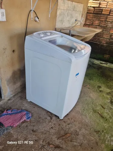 Vendo máquina faz tudo 13 kilos Electrolux muito bem conservada ENTREGO