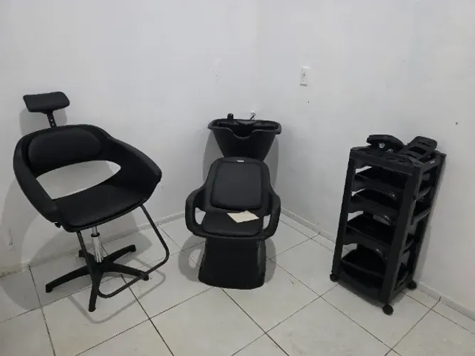 Local comercial equipado para salão de beleza.