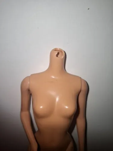 corpo de barbie para restauro