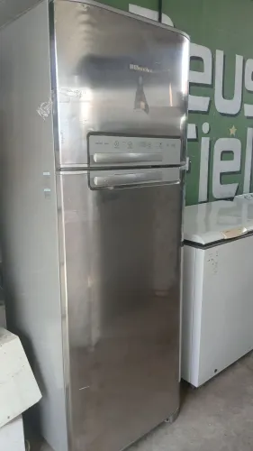 Vende-se Geladeira Dúplex Frost Free por R$ 1550,00