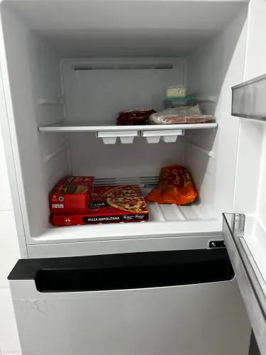 Vendo Geladeira Midea MUITO NOVA NF