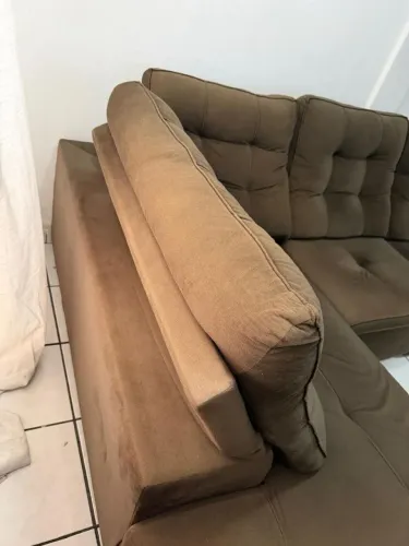 Sofa Marrom 3 lugares com chaise fixo