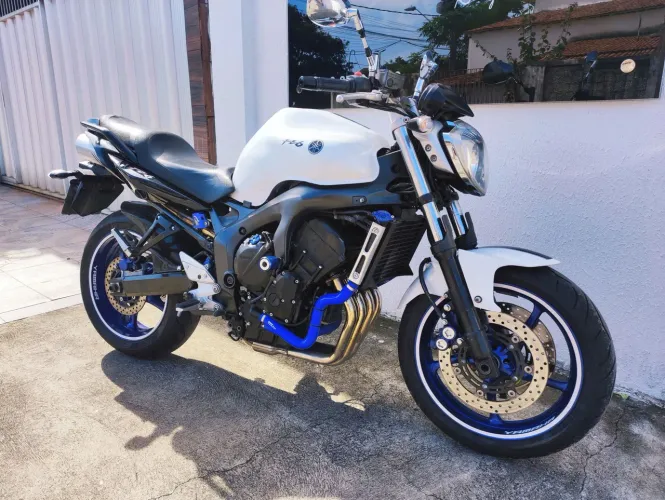 Moto Fazer 600 