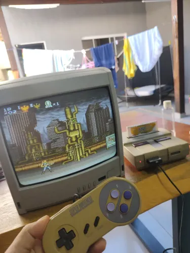 Super Nintendo+ TV + Jogos (everdrive)