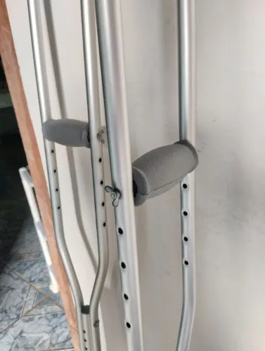 Muletas ( Pouco Usada)R$150