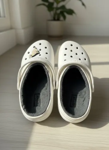 Crocs Infantil (fleece) - Tam 32/33 (j2) - preço R$ 110,00