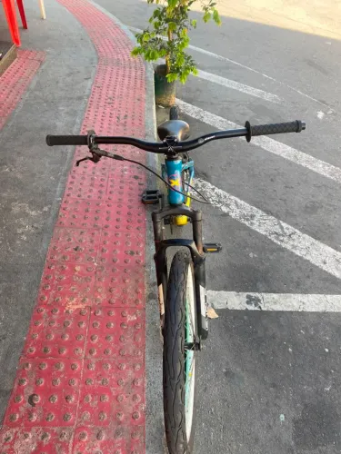 Bicicleta Vikingx, aro 26, freio deore xt, par de pneus kenda e cubo barulhento