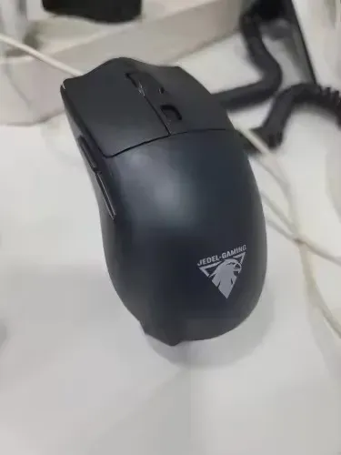 mouse gamer sem fio x11 preto com dock