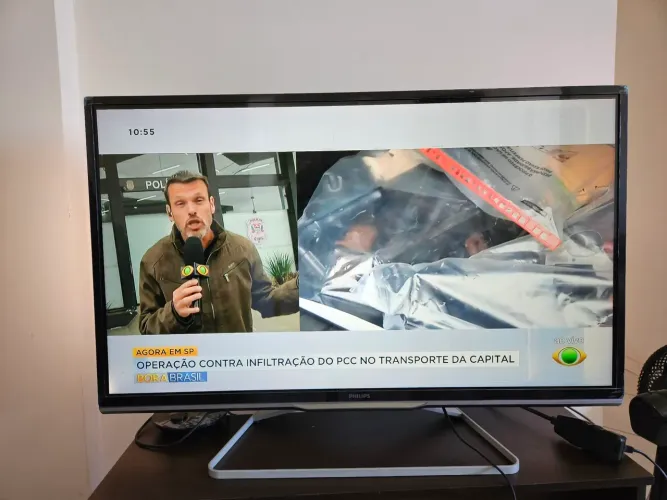TV Philips 42" 3D Full HD Smart Ambilight 42PFL5508 + 6 Óculos