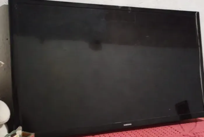 tv para retirada de peças