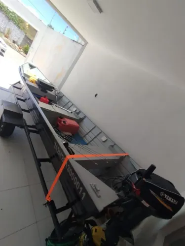 Vendo barco de alumínio com motor de popa 15hp 