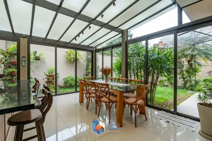 Casa para venda em Vila Suzana com 5 quartos, sendo 4 suítes, 373m²