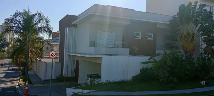 Casa condomínio Carmen Blanco