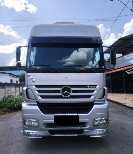 Mb axor 2035 4x2 ano 2010