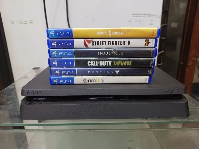 PS4 COMPLETO DESBLOQUEADO (MODELO JAPONES) 2 CONTROLES COM EA FC27VARIOS JOGOS INSTALADOS