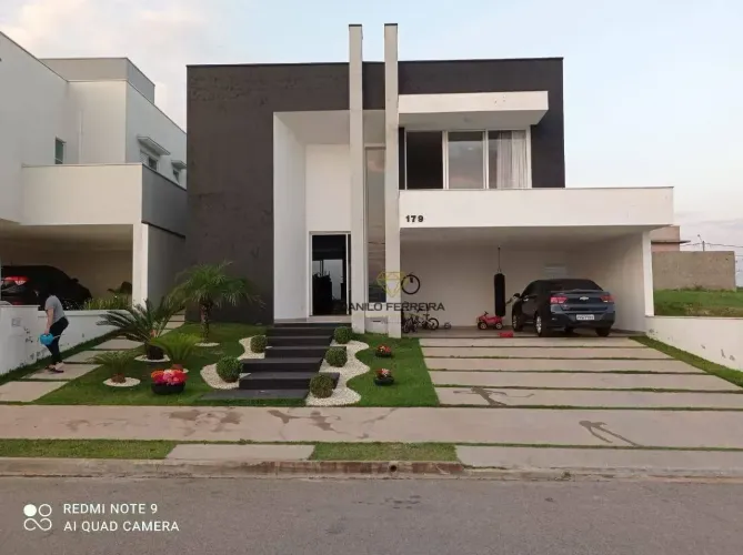 Casa com 3 dormitórios à venda, 200 m² por R$ 1.500.000 - Residencial Central Parque - Sal