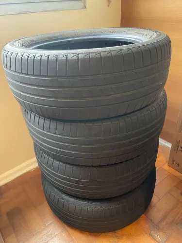 4 pneus semi-novos Brigdestone Turanza Aro 17