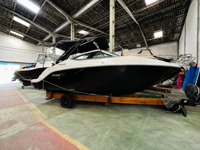 Focker 242 GTC - 2022 x1 Mercruiser 250 HP ñ Triton Fs Nx Real Phantom Ventura Mestra