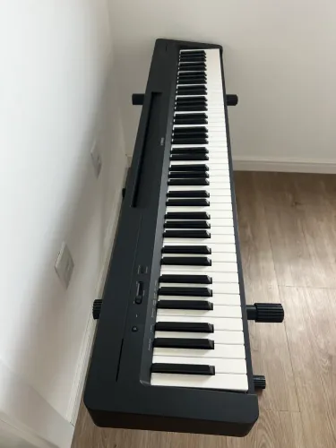 Piano digital Yamaha p-145