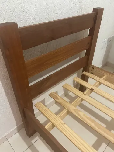 Vendo 2 camas de solteiro
