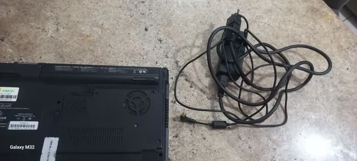 Notebook positivo pra retirar peças.