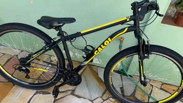 1: Bicicleta Caloi Velox Aro 26 - Preta e Amarela (Excelente Estado)