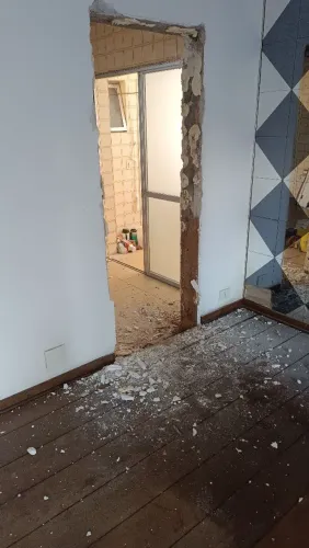 Preciso de Ajudante para Demolição