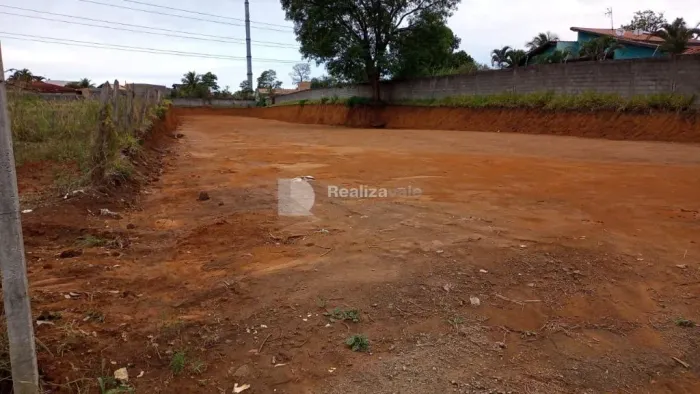 Terreno à venda em Taubaté, Independência, com 3087 m²
