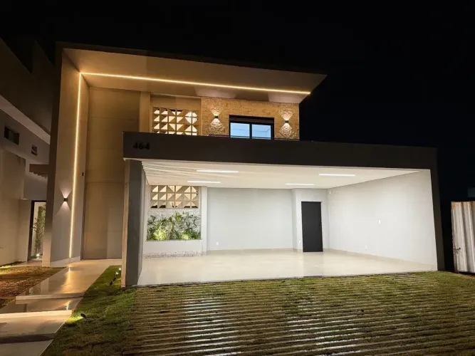 Sobrado Novo 4/4 3 suítes e Piscina no Condomínio Varanda Sul - 270m²