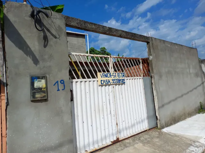 VENDO ESSA CASA ,PRÓXIMO AO VIA DO PAO,ATRAS DA ESCOLA  HELENO ..