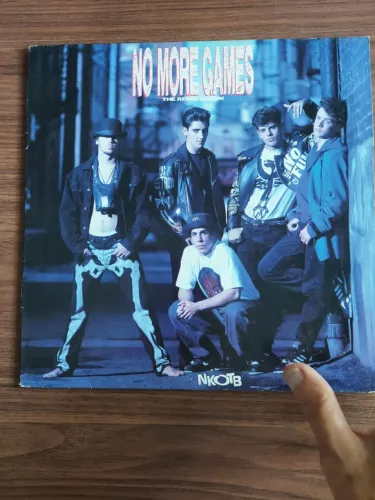 Disco Vinil: New Kids on The Block "No More Games" , The Remix Album.