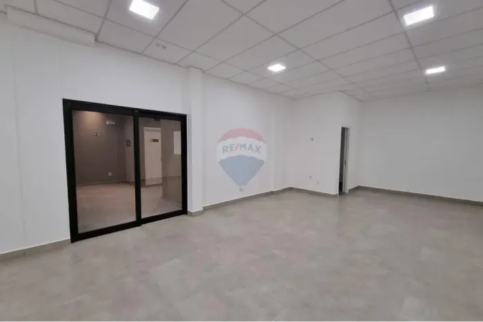 Sala comercial para locação com vista para o Lago do Taboão Bragança Paulista-SP