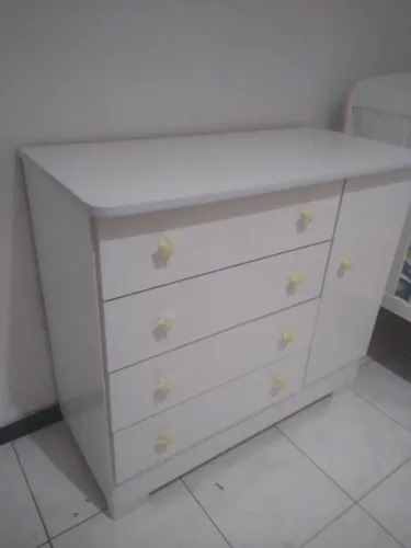 Comoda semi nova pouco usada 280