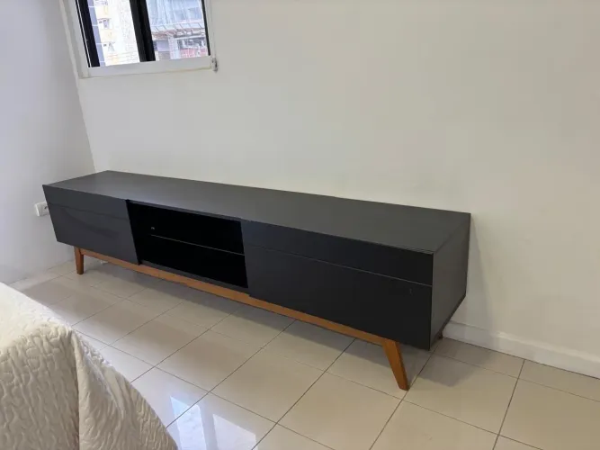 Vendo rack 218 cm largura, 52 cm altura e 40 cm profundidade