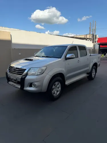 Toyota Hilux CD SRV D4-d 4X4 3.0 TDI Diesel AUT 2012