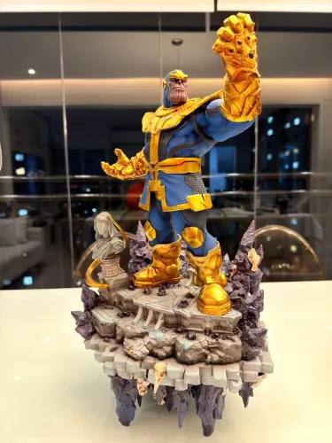 Thanos Infinity Gauntlet Deluxe Iron Studios
