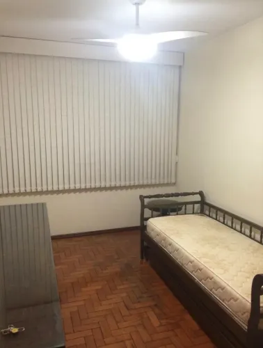 Apto 3 quartos com vaga de garagem a 500 metros da Universidadr