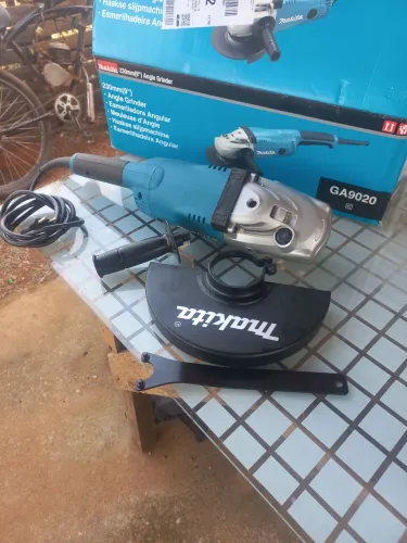 Lixadeira grande makita