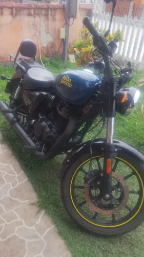 Royal Enfield 350 único dono, sem multas e pouca rodagem .